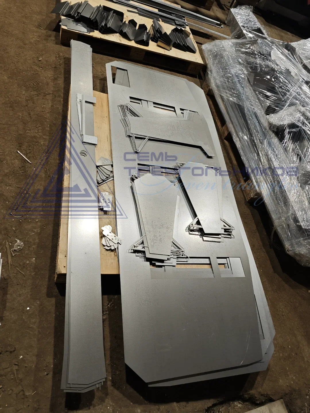 Детали из холоднокатанной черной стали выполненные лазерной резкой