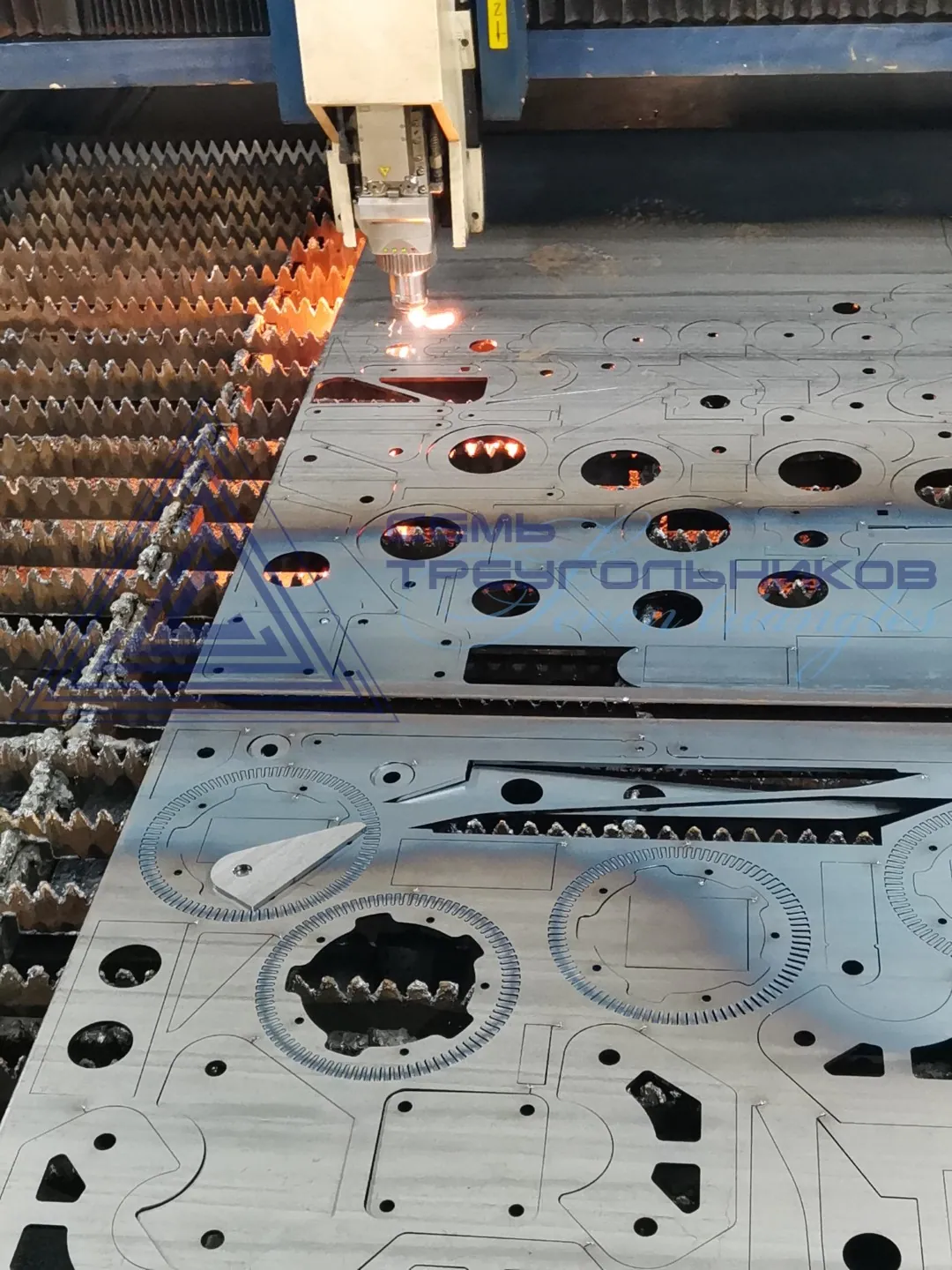 Процесс лазерной резки горячекатанной стали