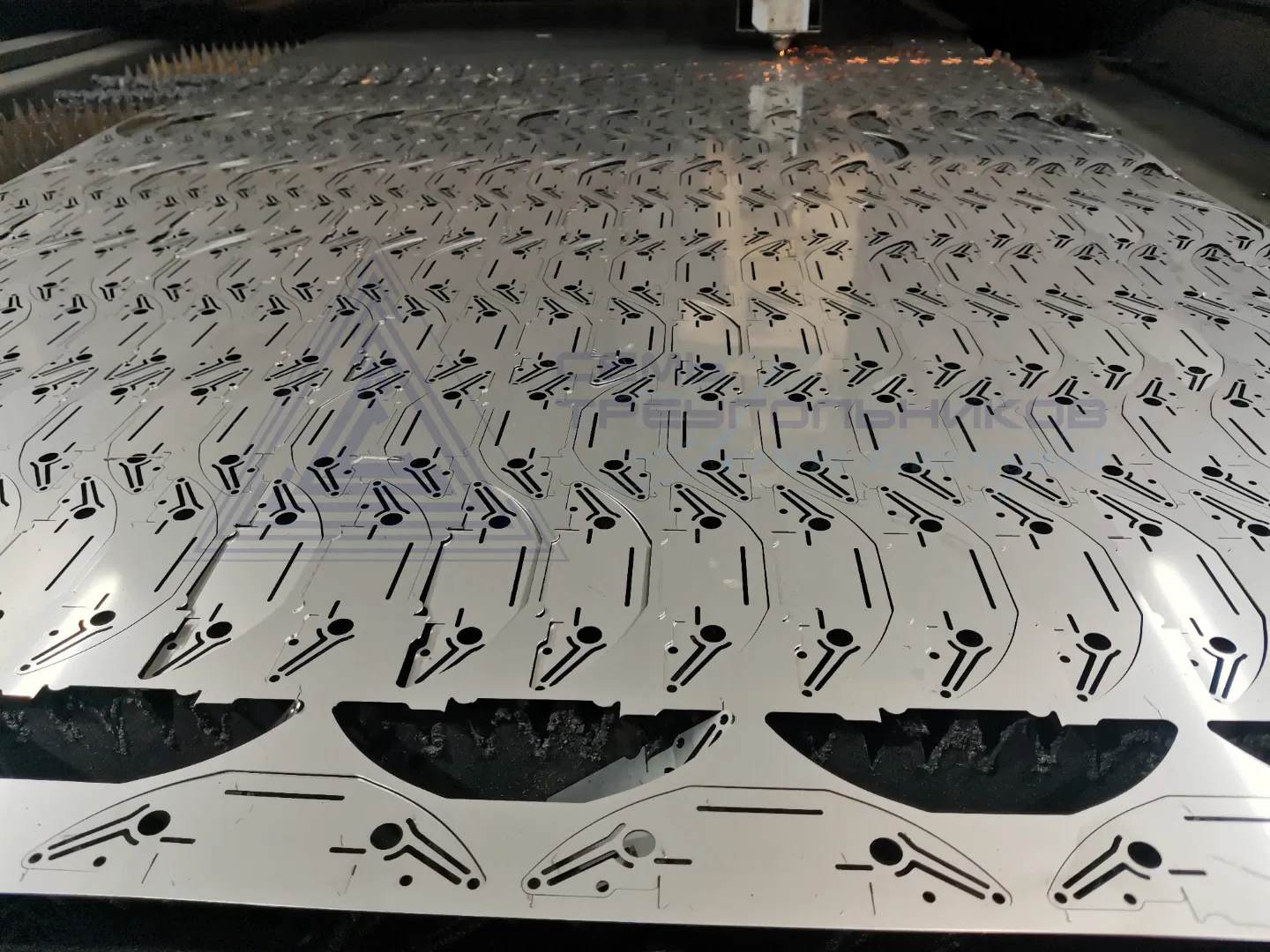  Процесс лазерной резки AISI 201